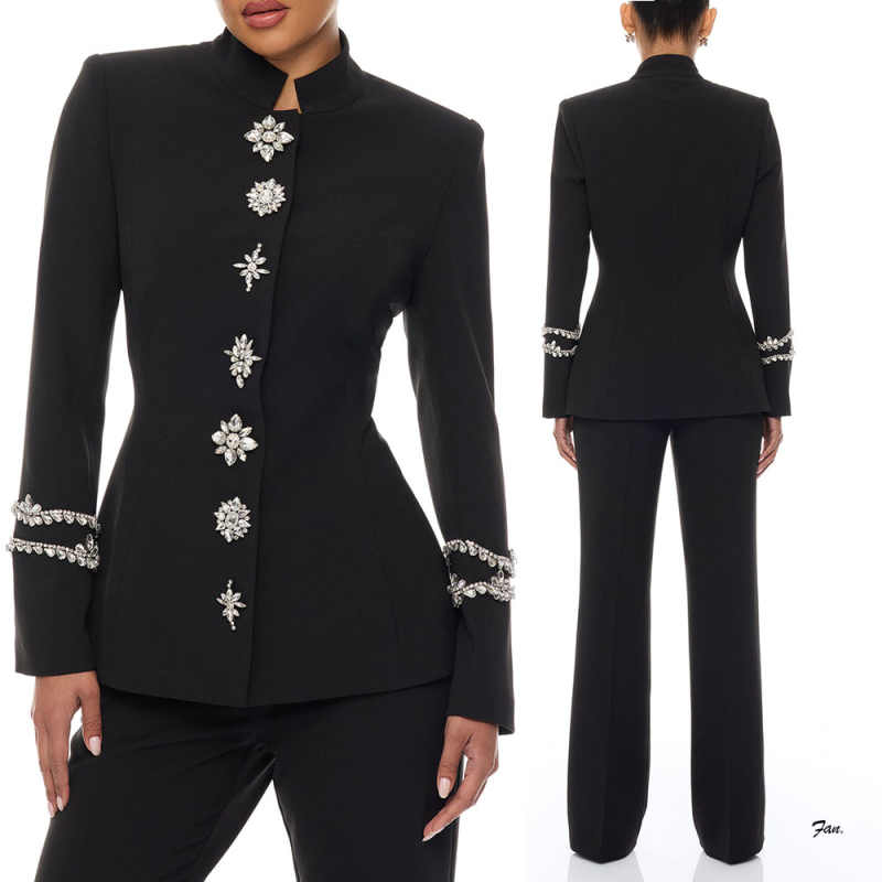 Women Formal Wear Designers - بدلة نسائية مصممة من الكريستال، طقم