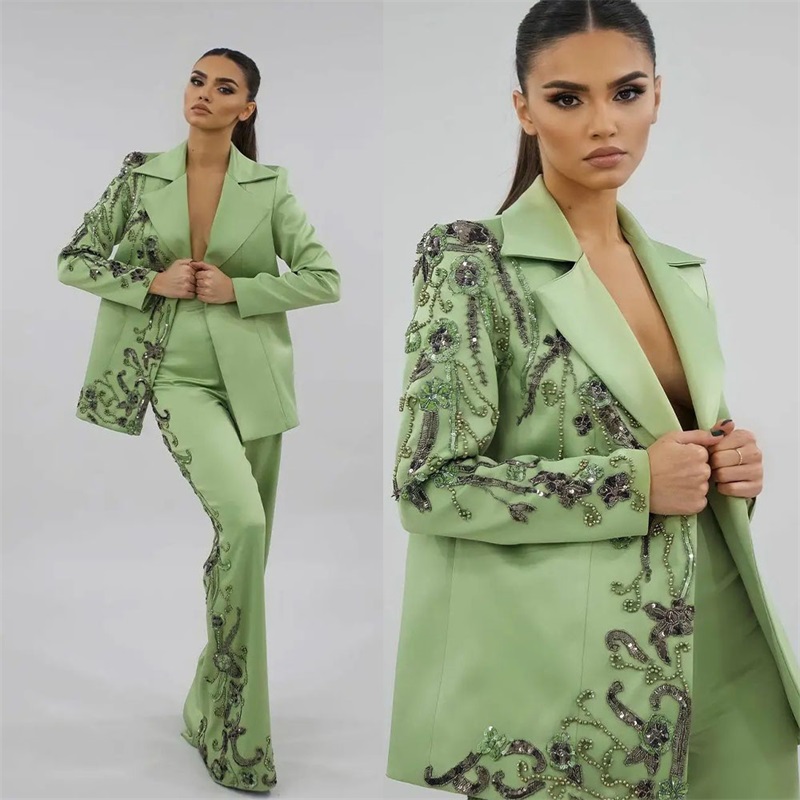 Women Formal Wear Designers - مصمم الأخضر الساتان النساء الدعاوى مجموعة