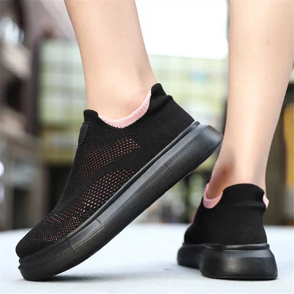Women Formal Wear Footwear - جوارب رياضية للنساء ، أحذية بنية