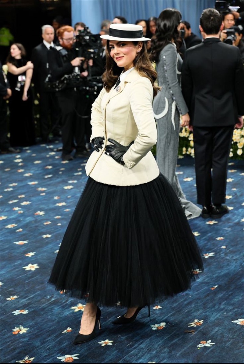 الأبيض المرأة مكتب الدعاوى تنو - مراجعة Women Formal Wear Designers وسعره