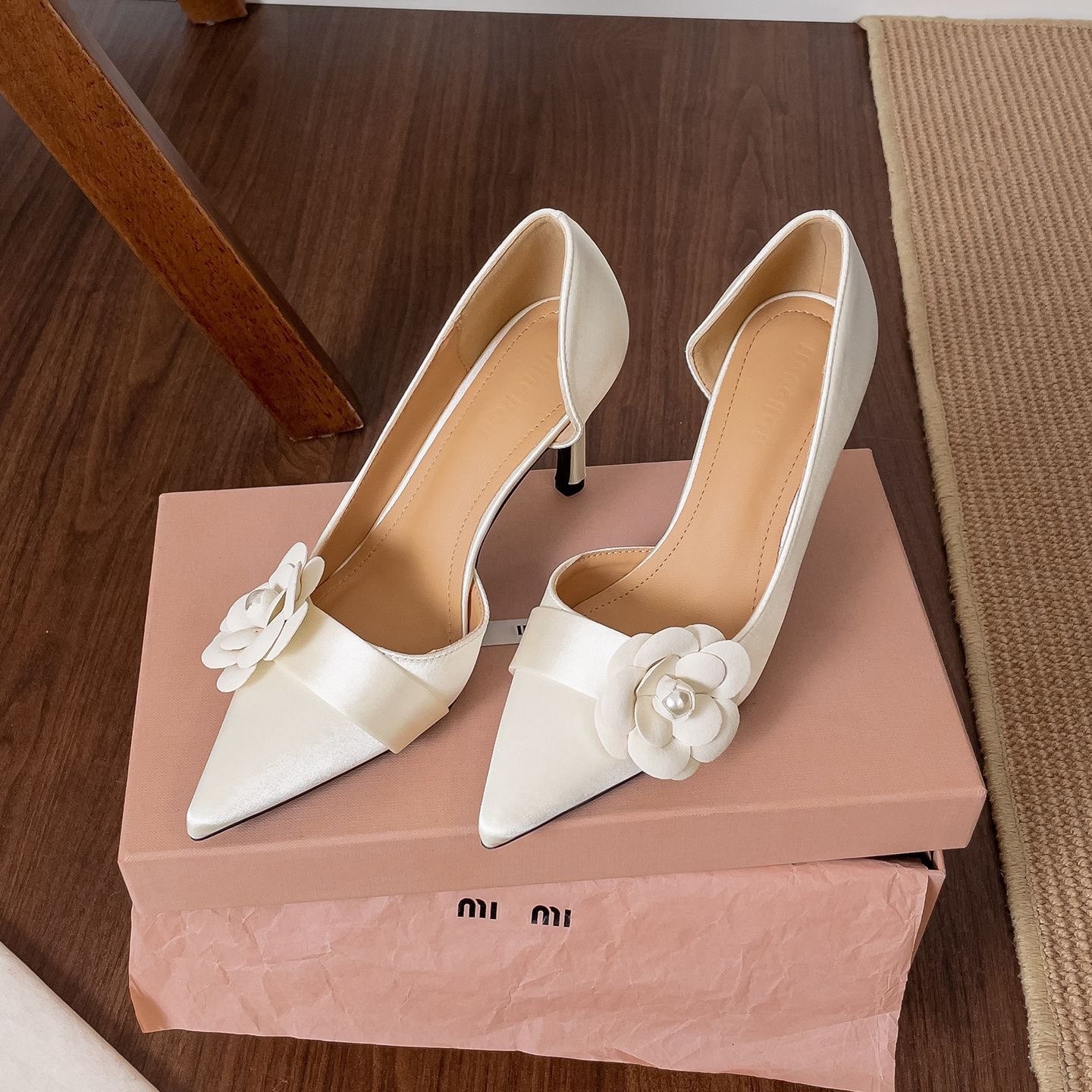 أحذية نسائية بكعب عالٍ مدبب من - مراجعة Women Formal Wear Footwear وسعره