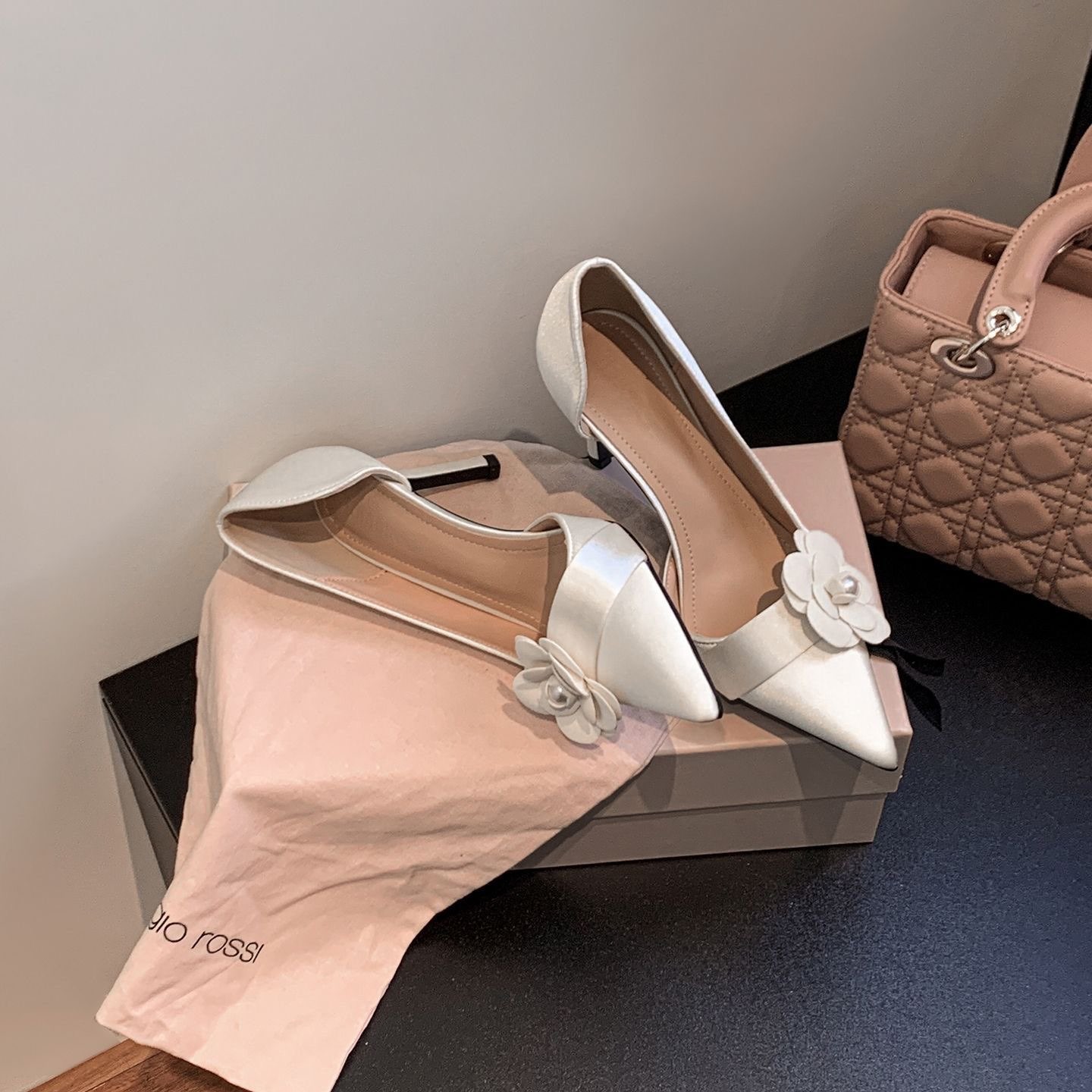 أحذية نسائية بكعب عالٍ مدبب من - مراجعة Women Formal Wear Footwear وسعره
